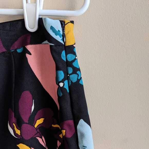 Floral Pencil Skirt - Picture 4 of 6